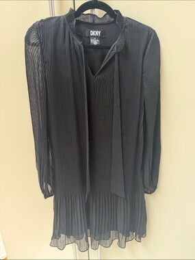 DKNY Black Pleated Long-Sleeve Shift Dress